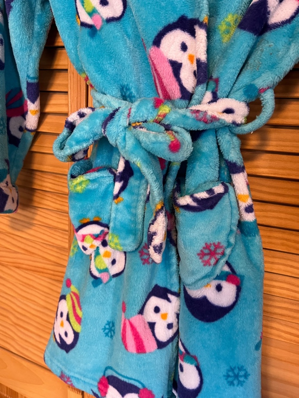💚 3 for $15💚Kumar Kids Distressed Hooded Robe Penguin print Kids size S (7/8) - Picture 5 of 16